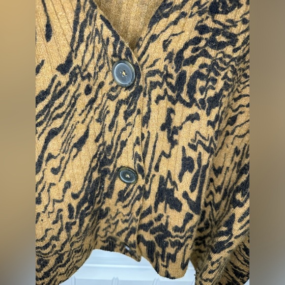 Madewell Tigerized Cameron Ribbed Cardigan Sweater in Coziest Yarn - Picture 3 of 6